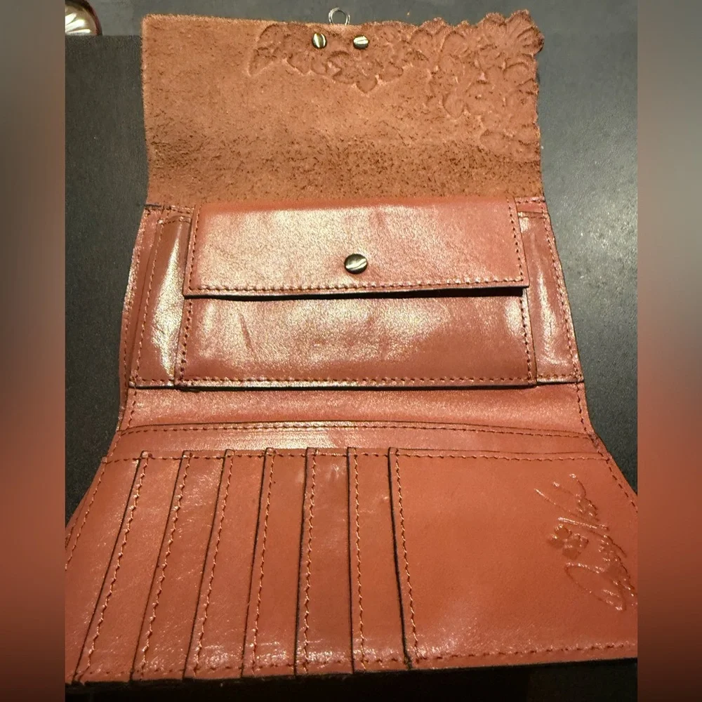 Patricia Nash Pink Floral Embossed Clutch - Picture 8 of 9